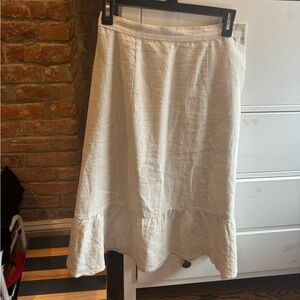 Aritzia Chariot skirt size four in tan worn once